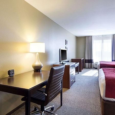 Comfort Suites & Conference Center Worthington Экстерьер фото