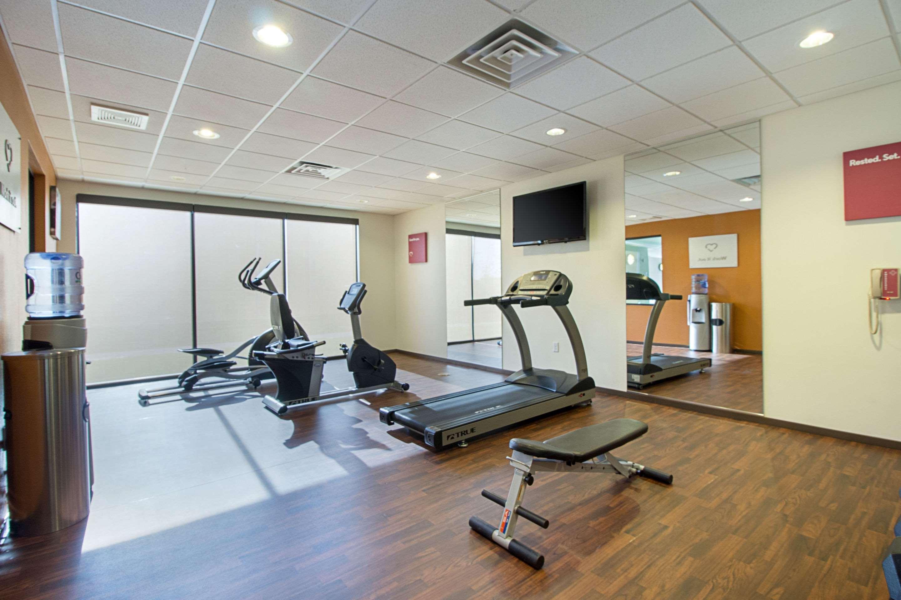Comfort Suites & Conference Center Worthington Экстерьер фото