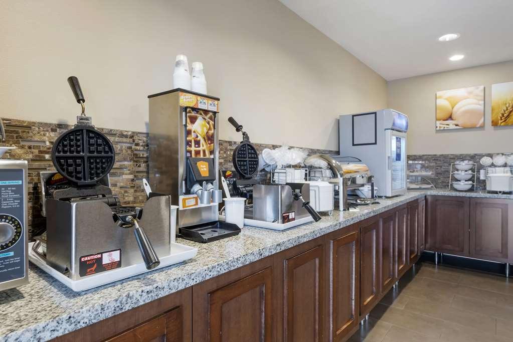 Comfort Suites & Conference Center Worthington Экстерьер фото