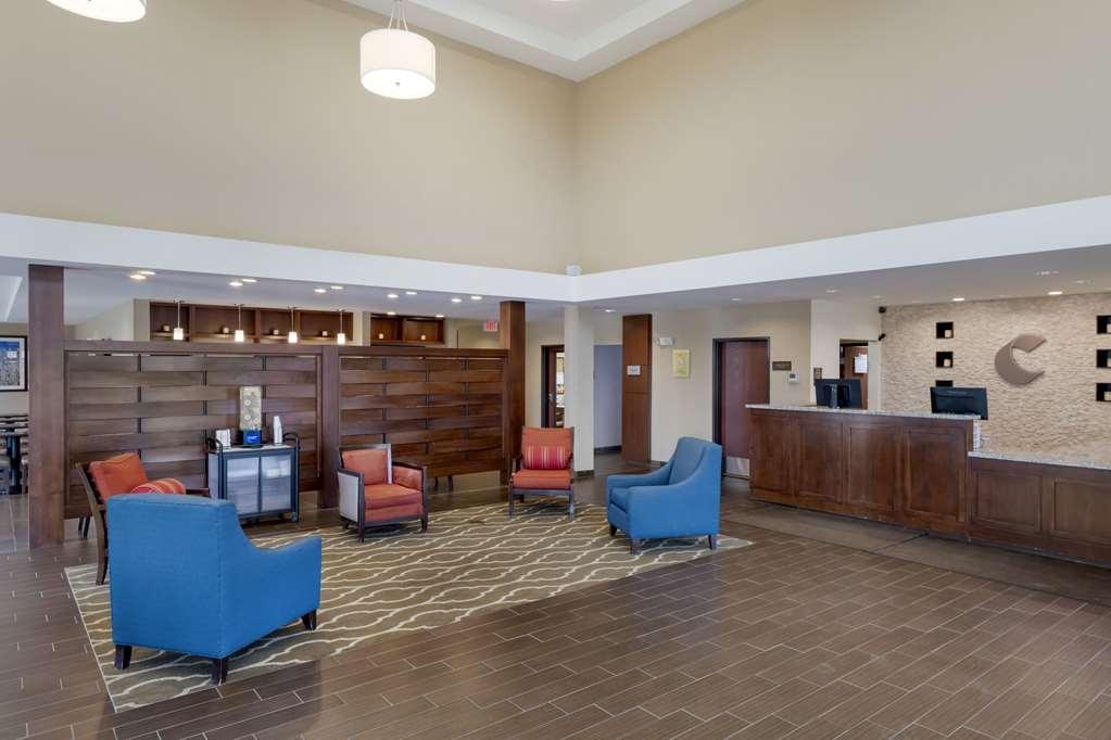 Comfort Suites & Conference Center Worthington Интерьер фото