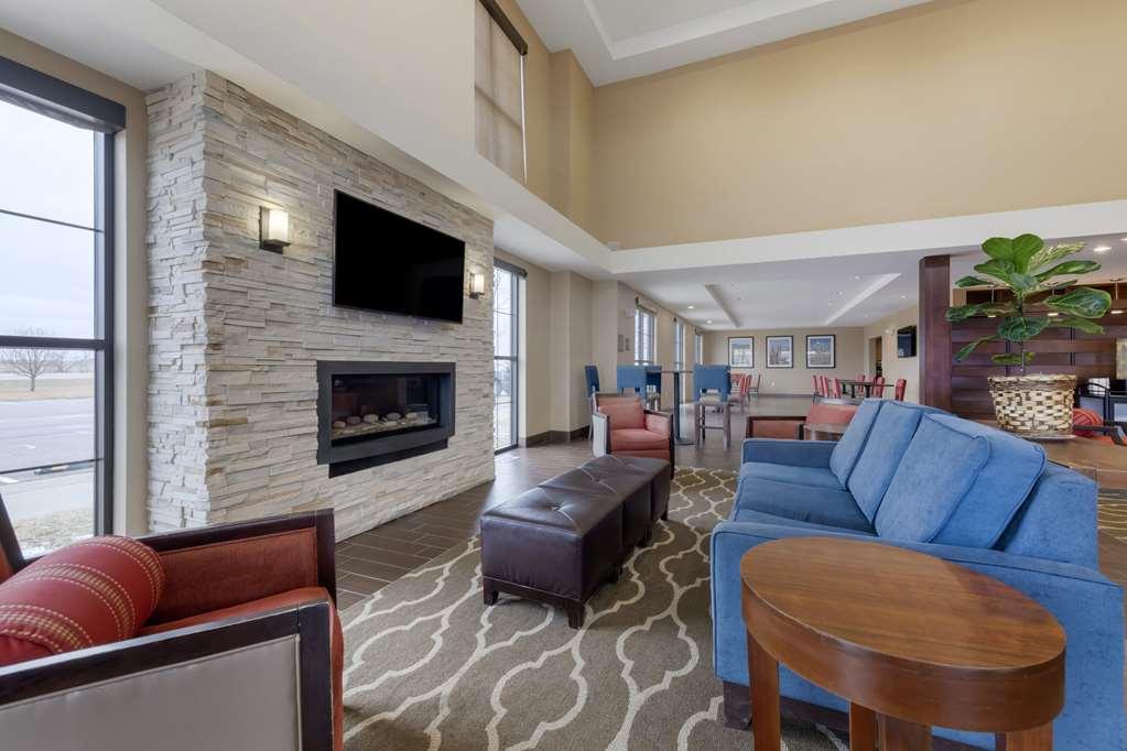 Comfort Suites & Conference Center Worthington Интерьер фото